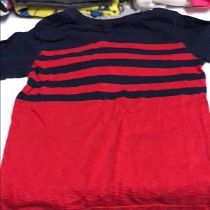 4/$25🌟🌟EUC long sleeve hooded T-shirt